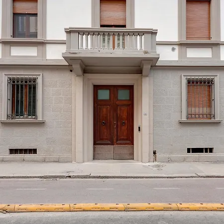 Apartment Cavour By Mamo Florenz