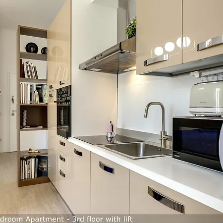 Apartment Cavour By Mamo Florenz