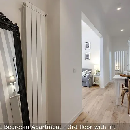 Apartment Cavour By Mamo Florenz